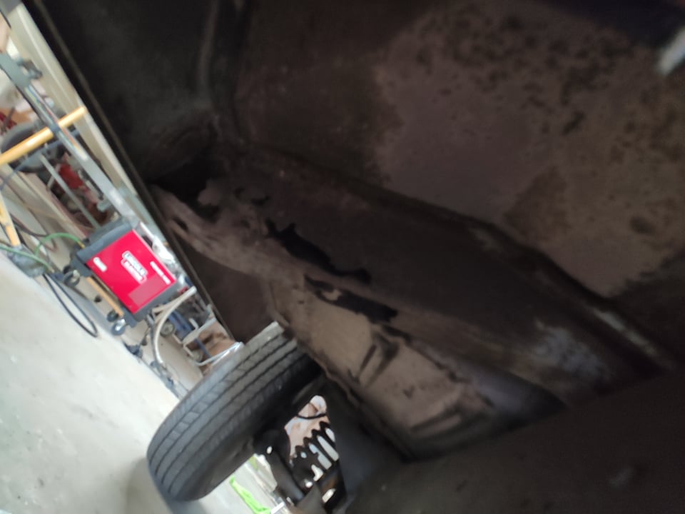 Truck rusting undercarriage